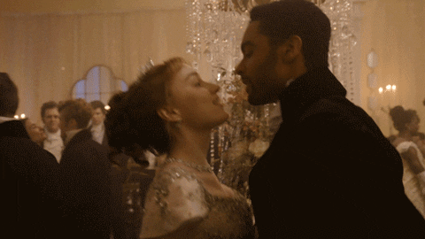Daphne and Simon dancing in Bridgerton