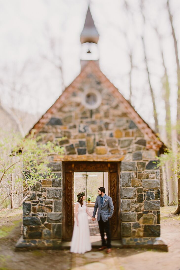 Kira Luxon (32, a freelance photographer) and Chris Pepe (31, a graphic designer) were brought together by art when they had their first date at a Gor