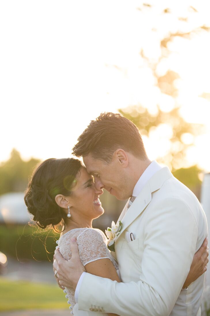 Dana Sloan (32 and works in executive search) and Adam Baer (38 and works in finance) planned an elegant waterfront soiree for their Memorial Day nupt
