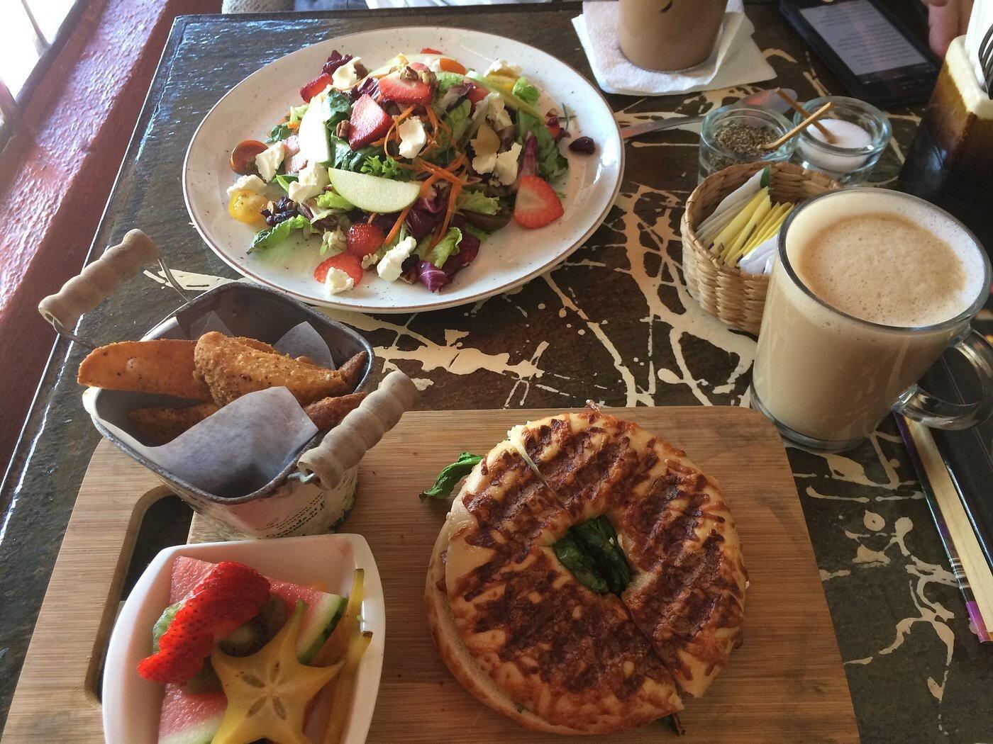 Picture of Mi Cafe Restaurant & Coffee Shop