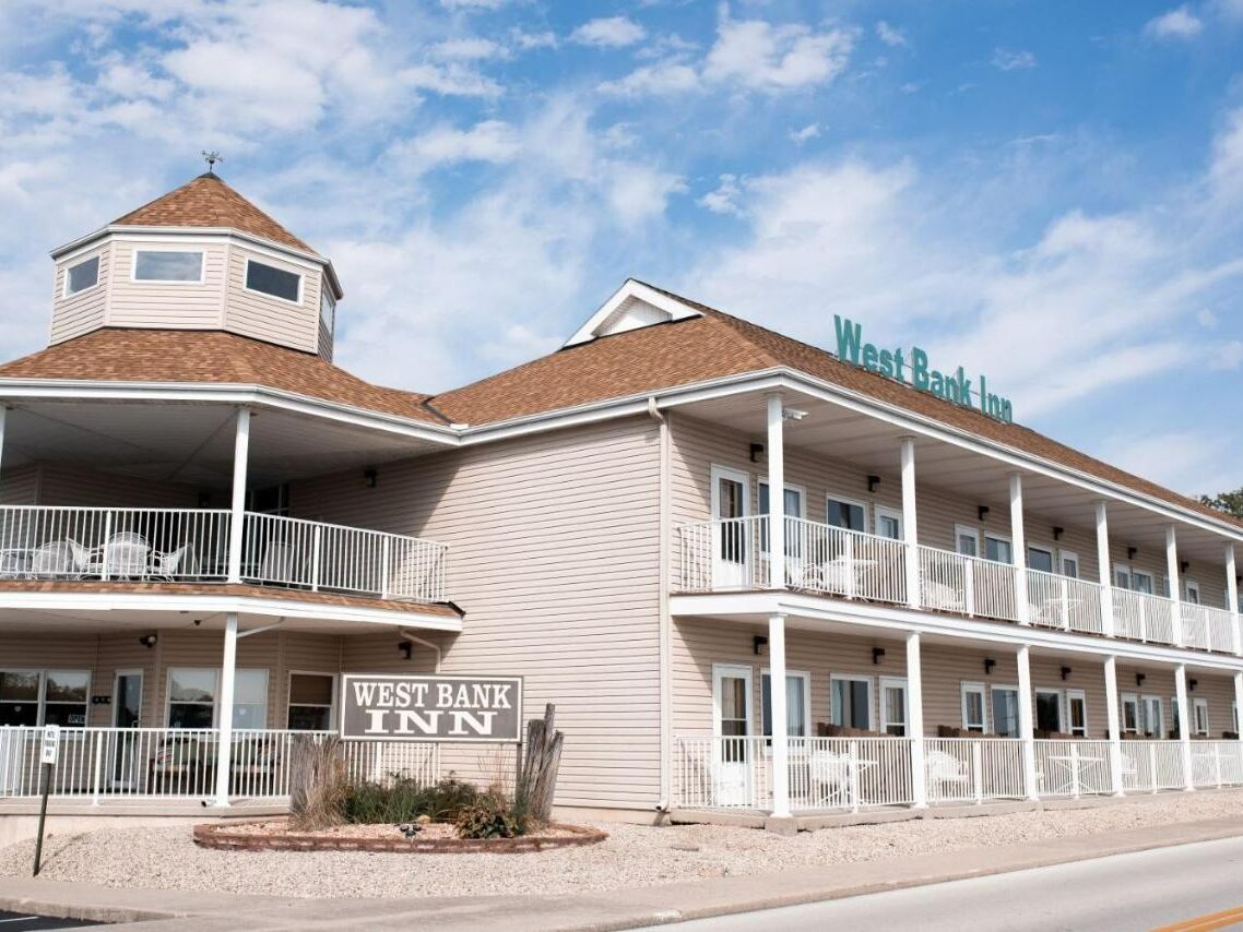 Picture of West Bank Inn