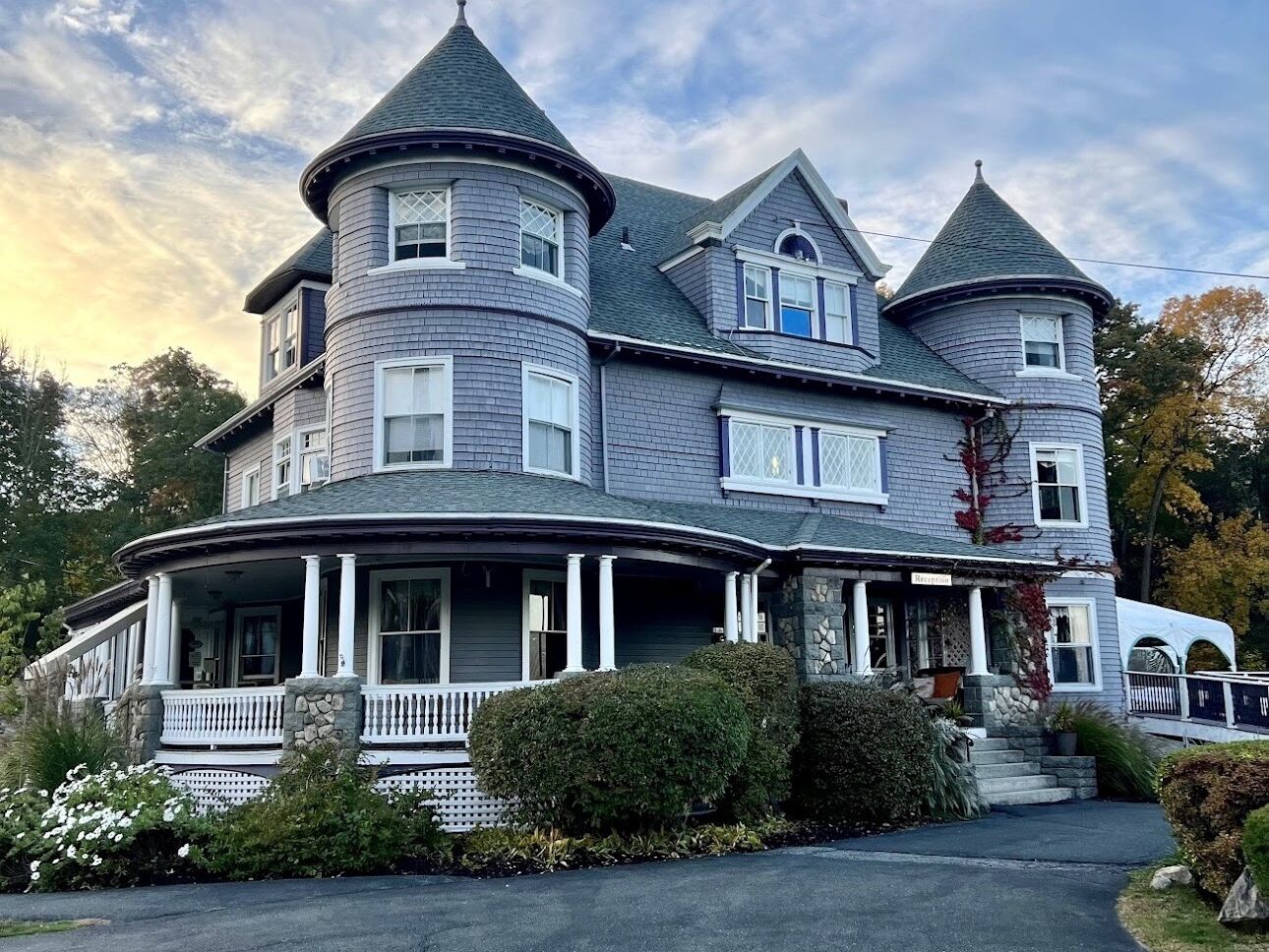 Picture of Castle Manor Inn