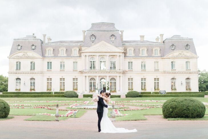 For their early fall wedding, Peiwen Chen and Thanh Tran celebrated in style, hosting a classic, romantic fete at an 18th-century castle in Montbazon,