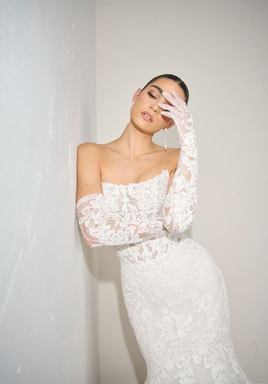 Justin Alexander Signature Aureline Mermaid and Trumpet Wedding Dress - 3
