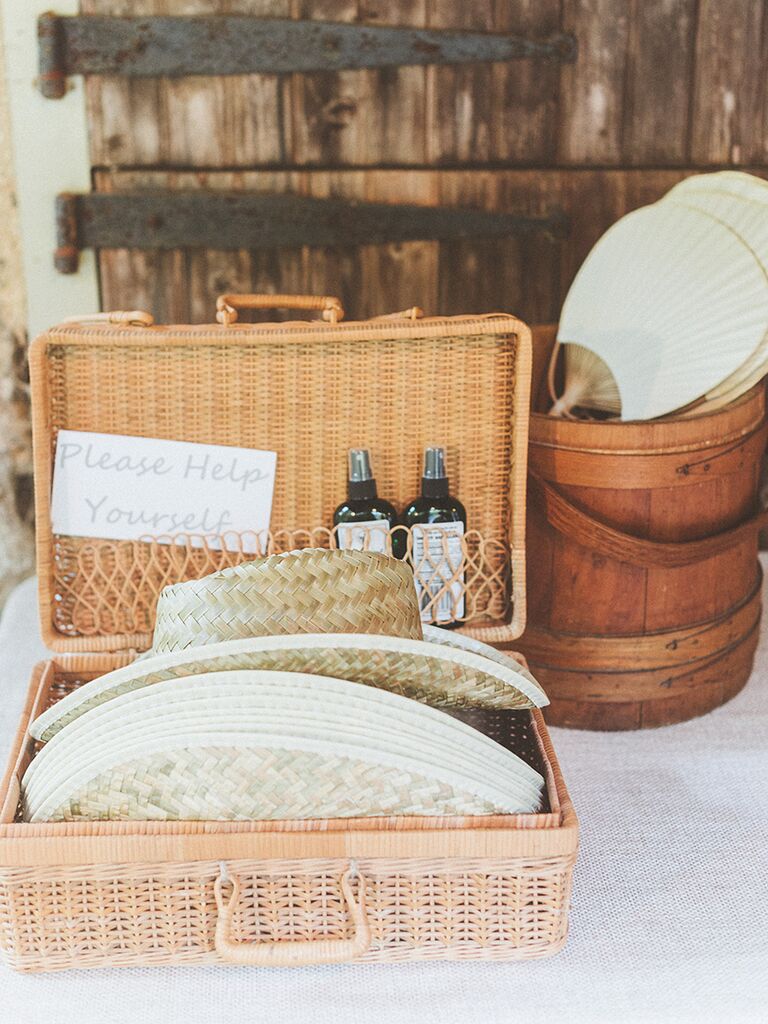Outdoor wedding accessories for guests
