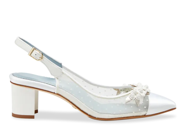 Low-heeled slingbacks with polkadot mesh
