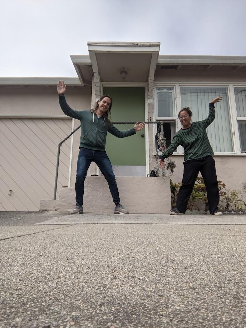 Max and Michelle in front of 105 Sherman Street, Santa Cruz! (Our first apt. together) (This is around the time we move to LA)

Max và Michelle đứng trước số 105 đường Sherman, Santa Cruz! (Căn hộ đầu tiên của chúng mình) (Đây là khoảng thời gian chúng mình chuyển đến LA)