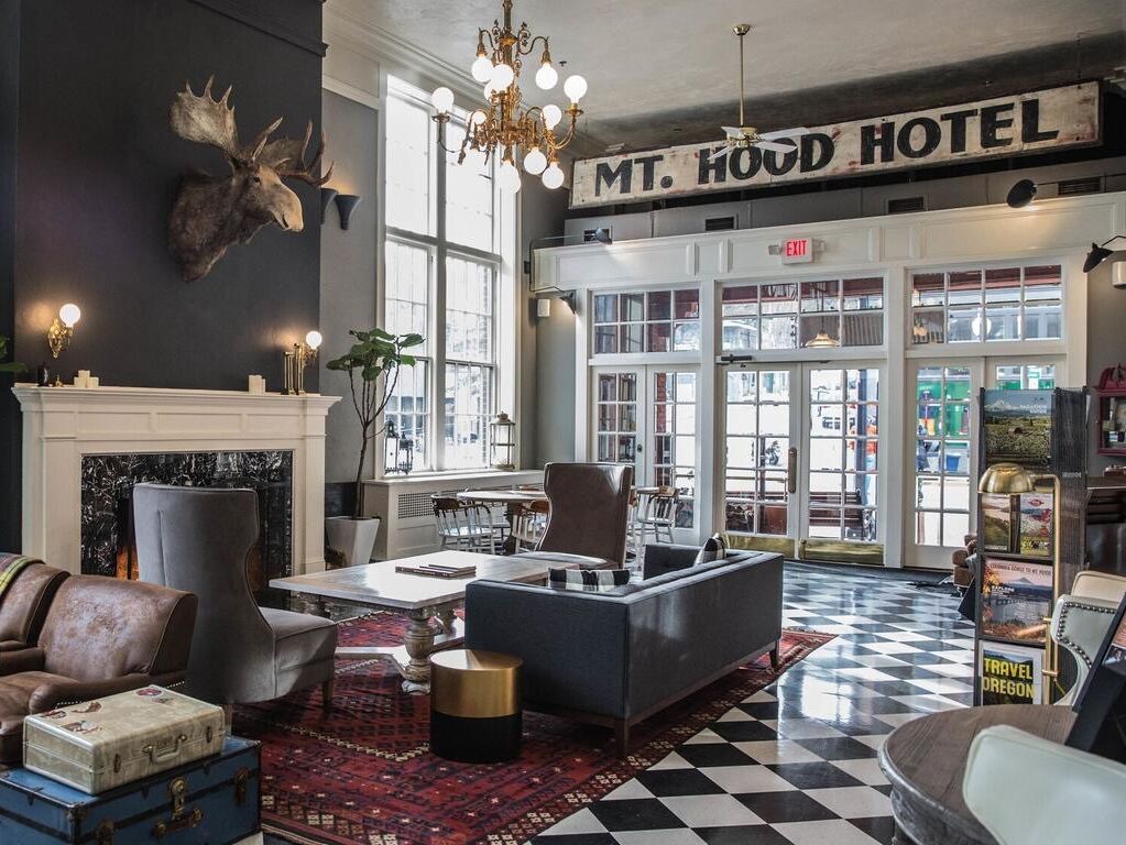 Picture of Hood River Hotel