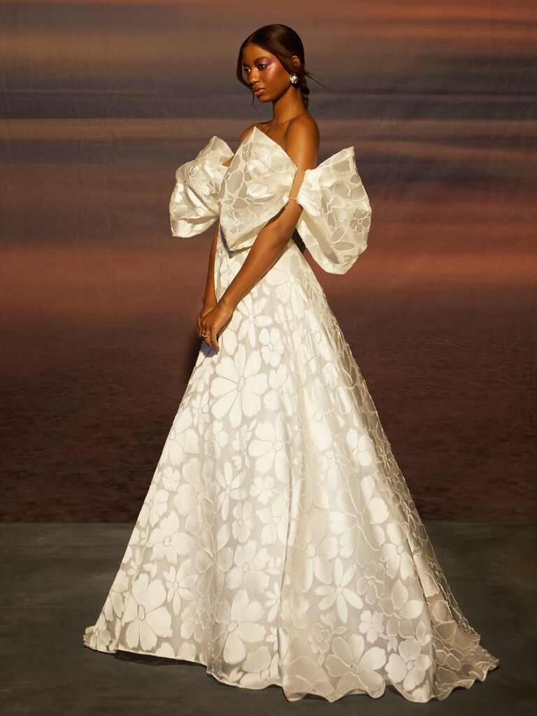 Wedding dress with bow details