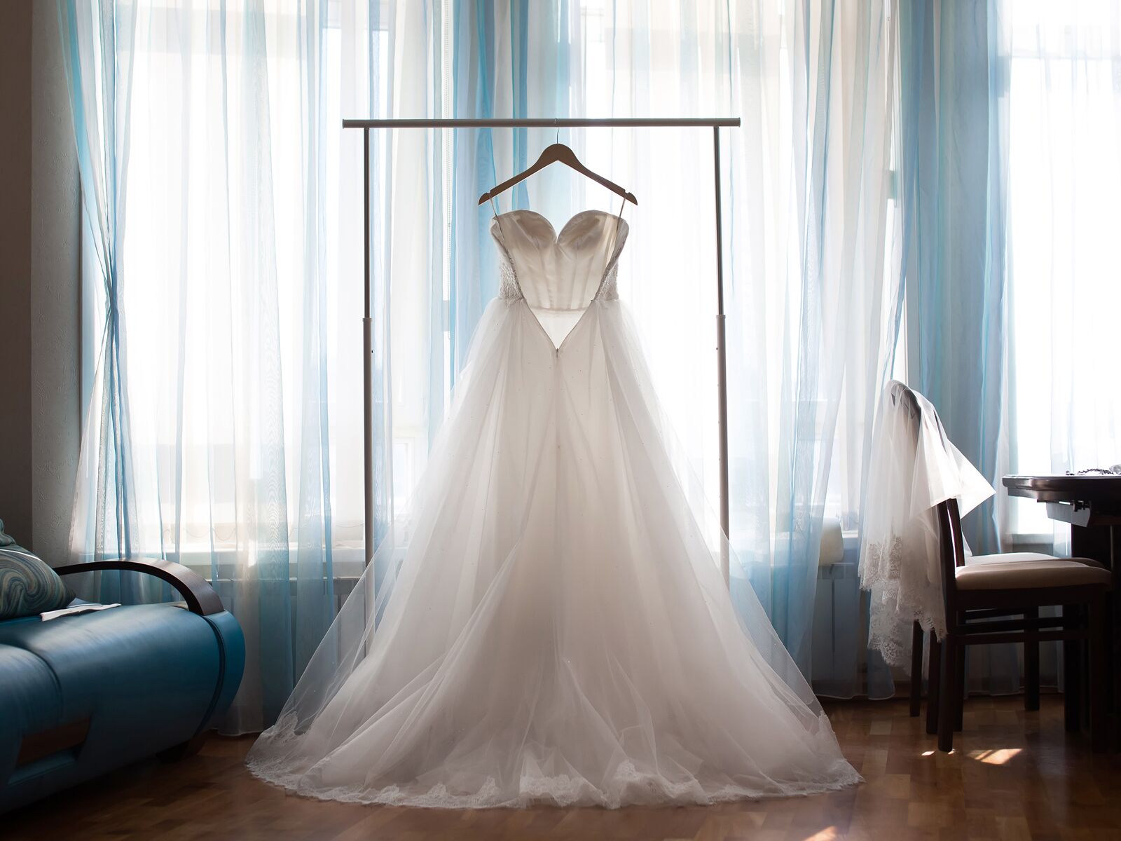 design a wedding dress