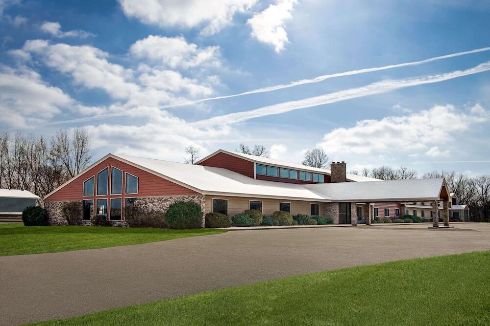 Picture of AmericInn by Wyndham Detroit Lakes