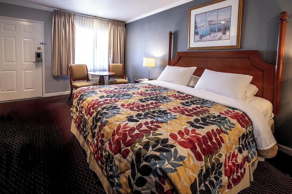 Picture of Islander Motel Santa Cruz