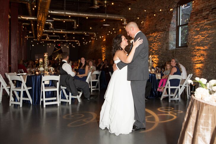 "We wanted a laid-back atmosphere where everyone could dance, sing and enjoy each other's company," says Suzie. "What's better than having all of the people that you love under the same roof at the same time?"