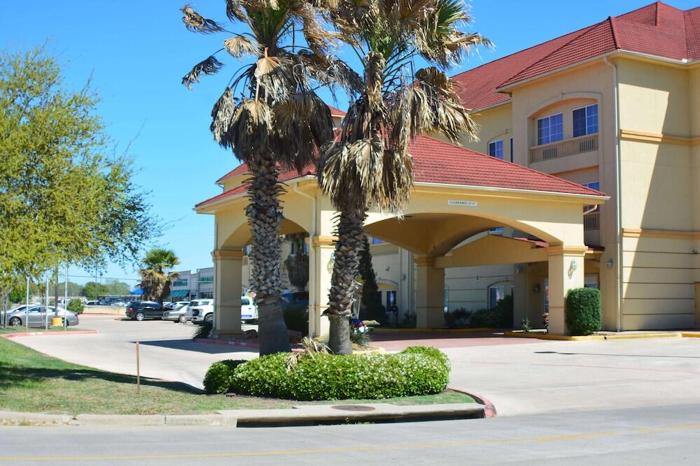 Picture of Baymont by Wyndham Brenham