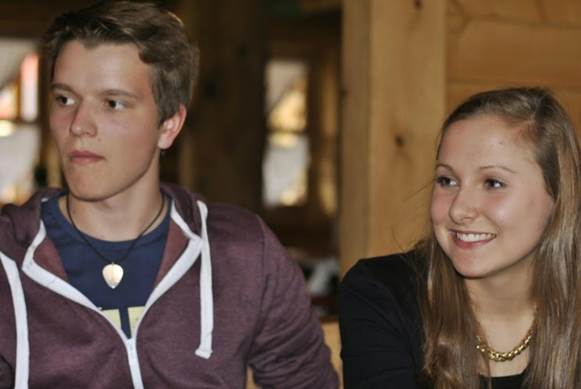 Begonnen hat alles auf unserer Studienreise nach Polen. Zuvor waren wir zwar am selben Collège, sogar im selben Schwerpunktfach und in der Musikklasse, jedoch ohne, dass wir je viel Kontakt gehabt hätten. Das änderte sich auf unserer zweiwöchigen Pierogi, Pivo und Zubrovka-Kur.