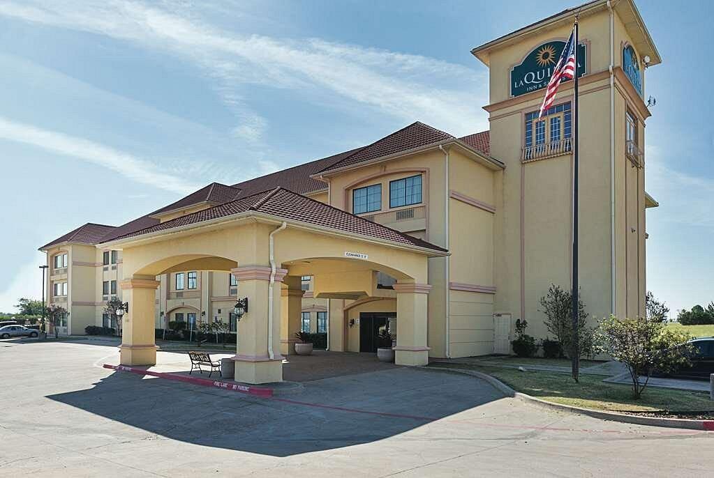Picture of La Quinta Inn & Suites by Wyndham Alvarado