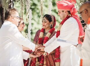Naina and Aaron have a knack for mixing old and new with ease. “Aaron and I wanted our wedding to reflect the blend of our cultures,” Naina says. “We 
