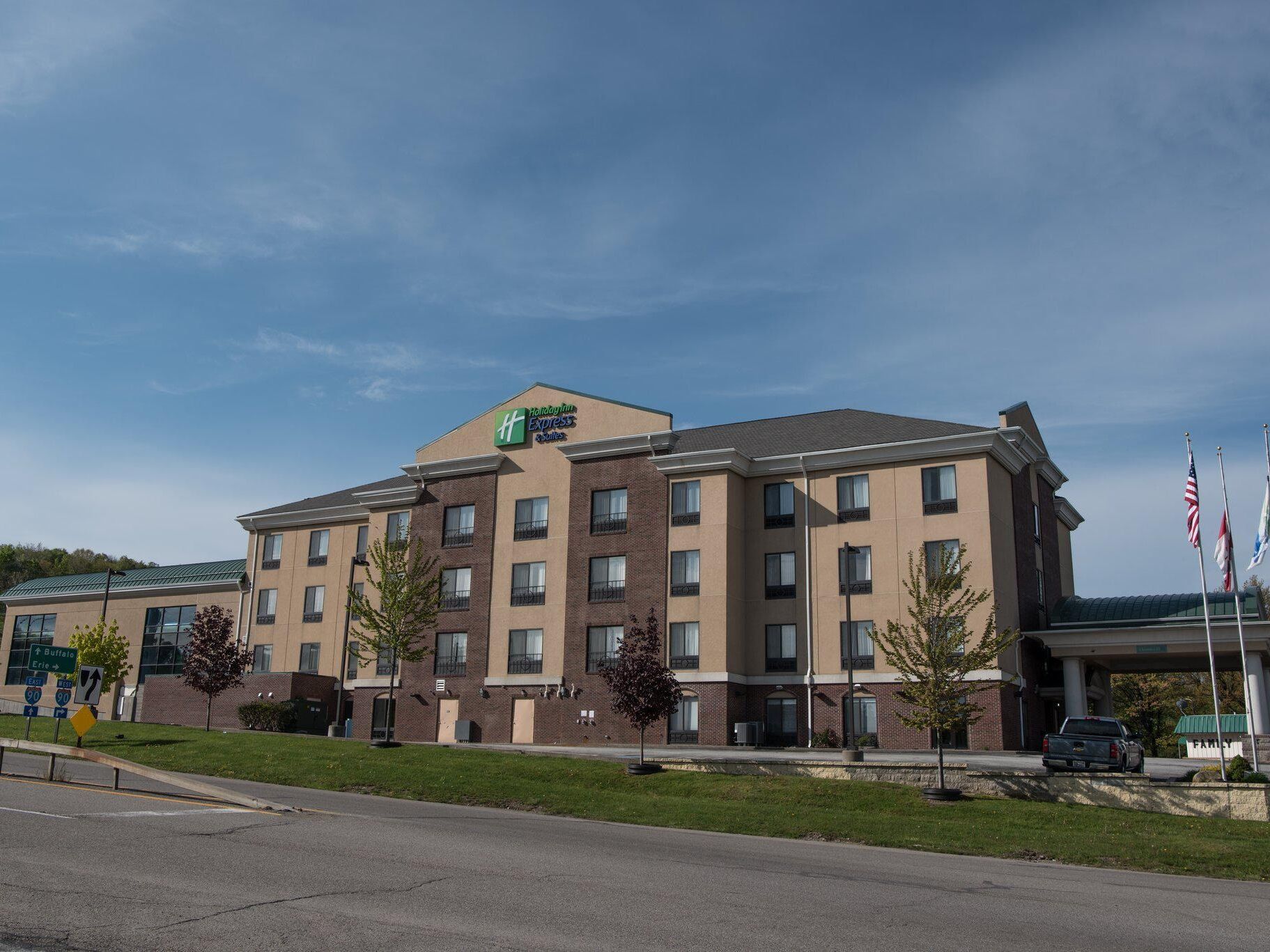 Picture of Holiday Inn Express & Suites
