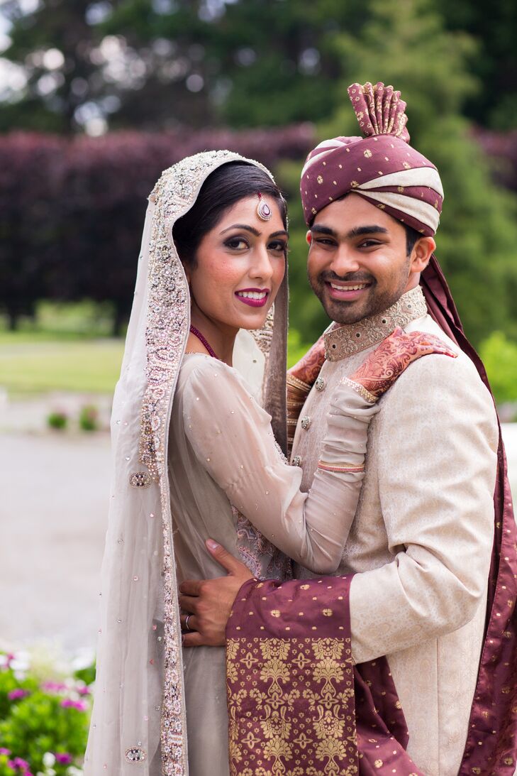 https://www.theknot.com/tk-media/images/56bc2225-a5f7-12f8-c9d6-6a1a6a2a2291~rs_729.h