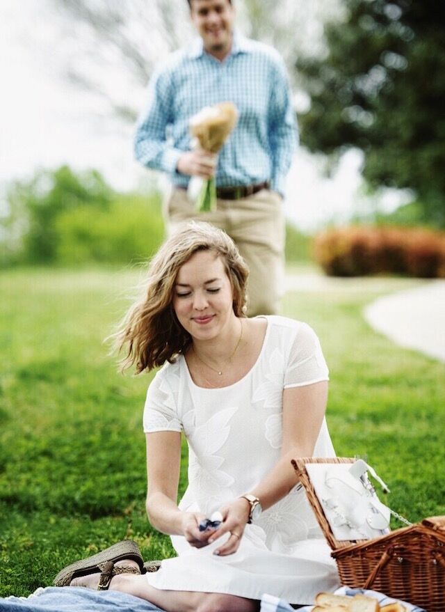 Surprise picnic proposal 