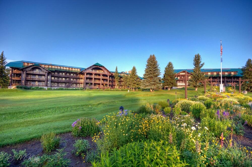 Picture of Glacier Park Lodge