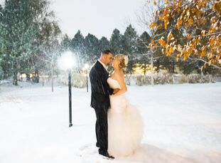 Inspired by the winter season, Jessica Sullivan (28 and a teacher) and Tim Schoeninger’s (30 and a material coordinator) wedding embodied all the best