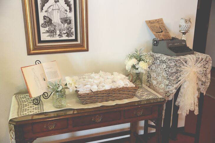 Vintage-Inspired Decor with Typewriter and Owl
