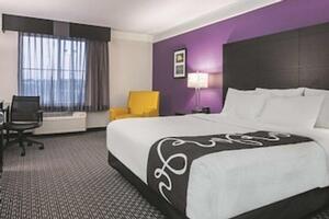 Picture of La Quinta Inn & Suites by Wyndham Detroit Utica