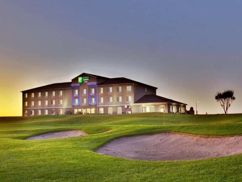 Picture of Holiday Inn Express & Suites Sioux Center, an IHG Hotel