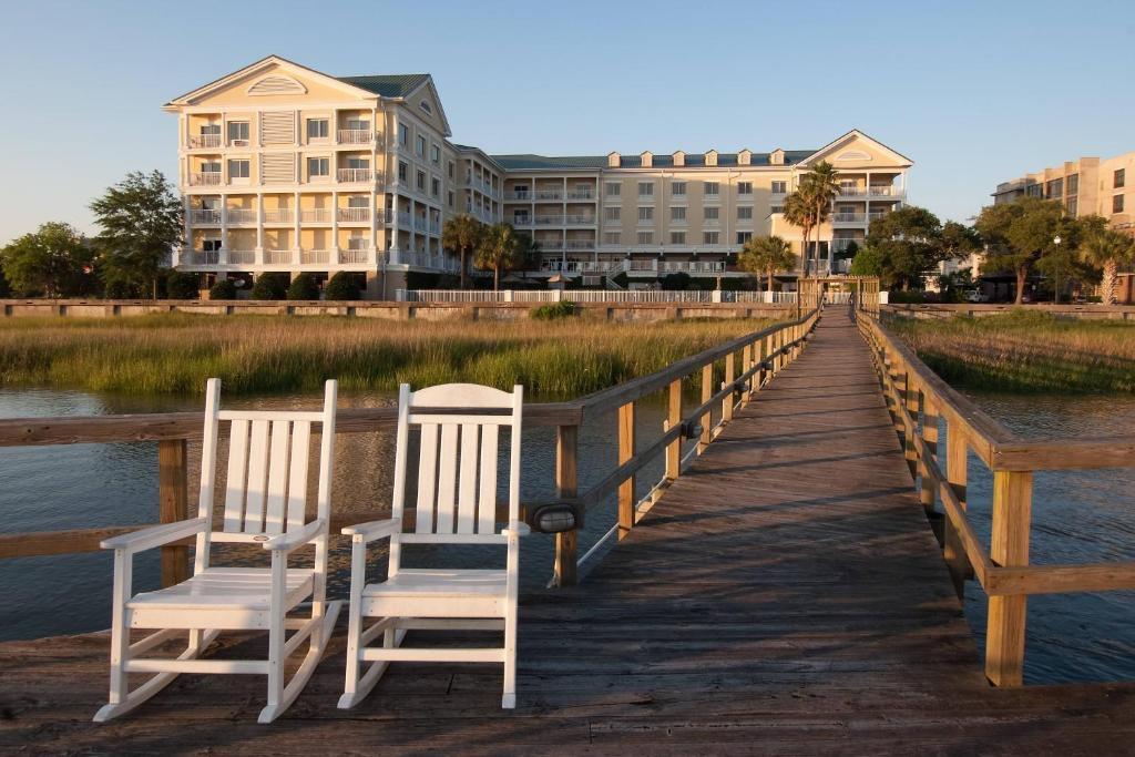 Picture of Courtyard Charleston Waterfront