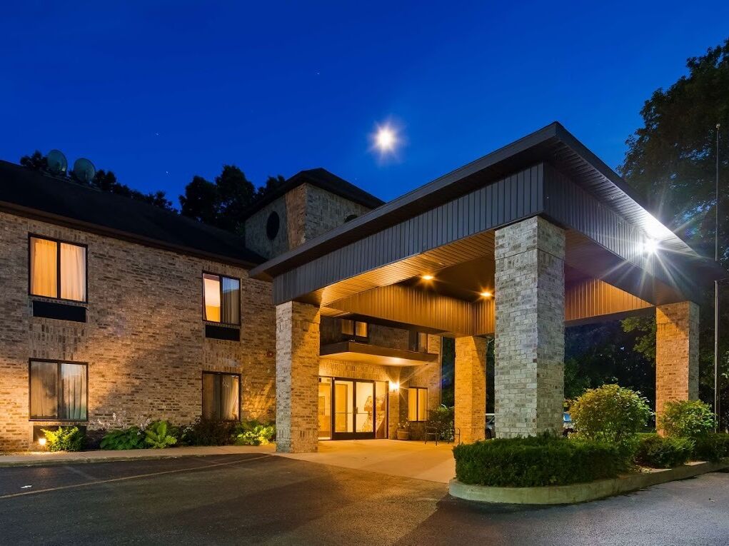 Picture of Best Western Plaza Hotel Saugatuck