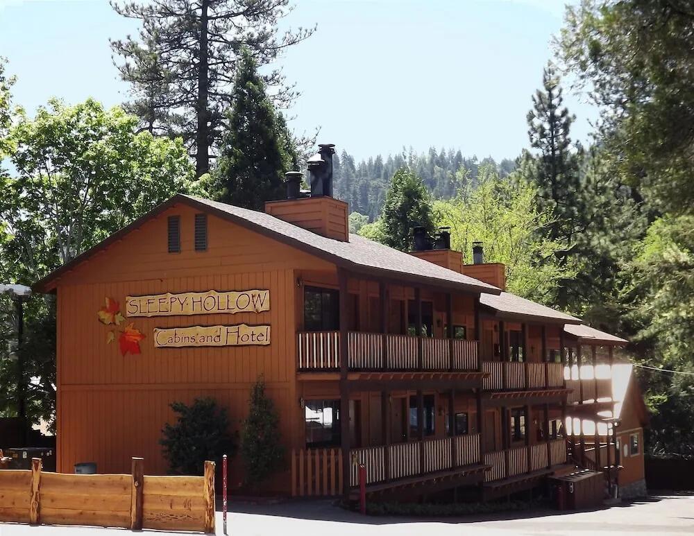 Picture of Sleepy Hollow Cabins & Hotel