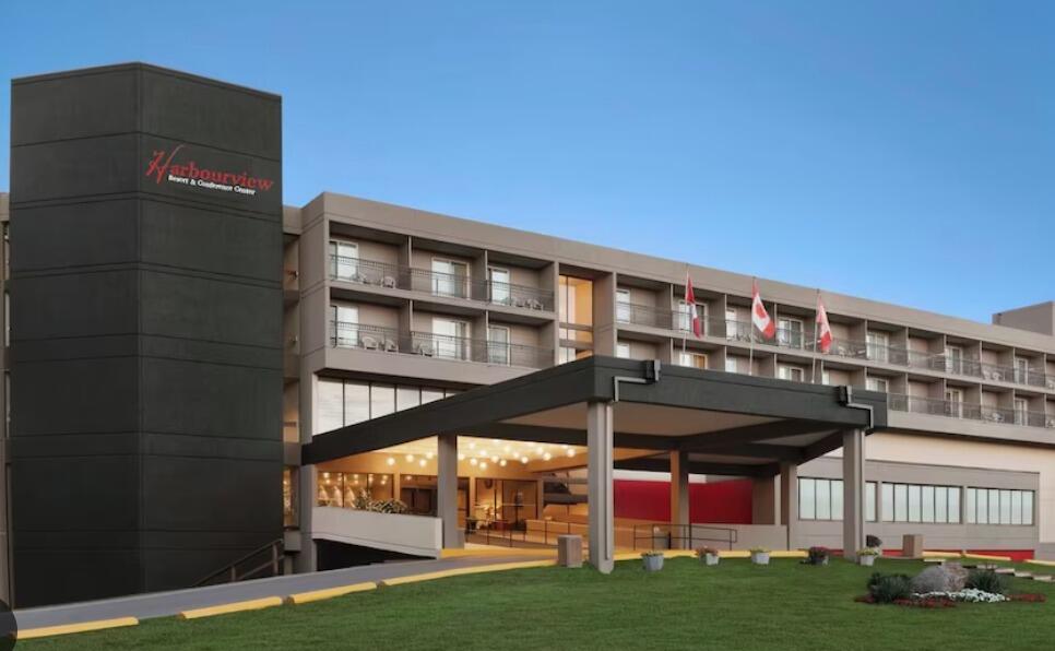 Picture of Ramada by Wyndham Belleville Harbourview Conference Centre