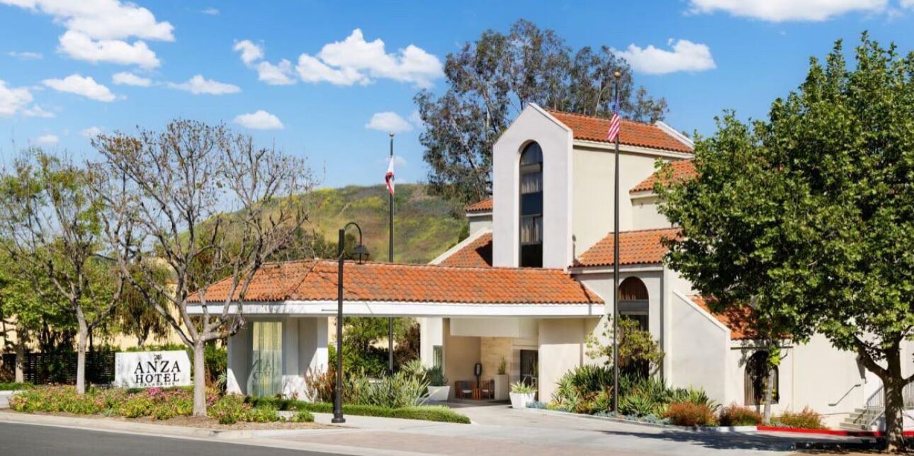 Picture of The Anza Hotel
