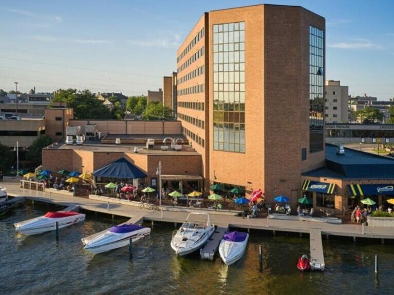 Picture of Oshkosh Waterfront Hotel & Convention Center