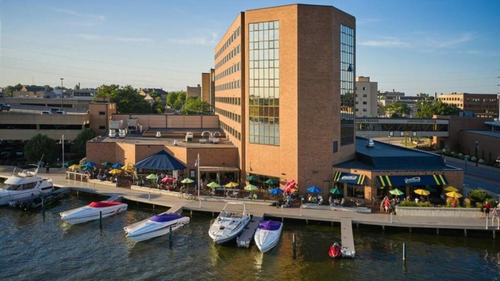 Picture of Oshkosh Waterfront Hotel & Convention Center