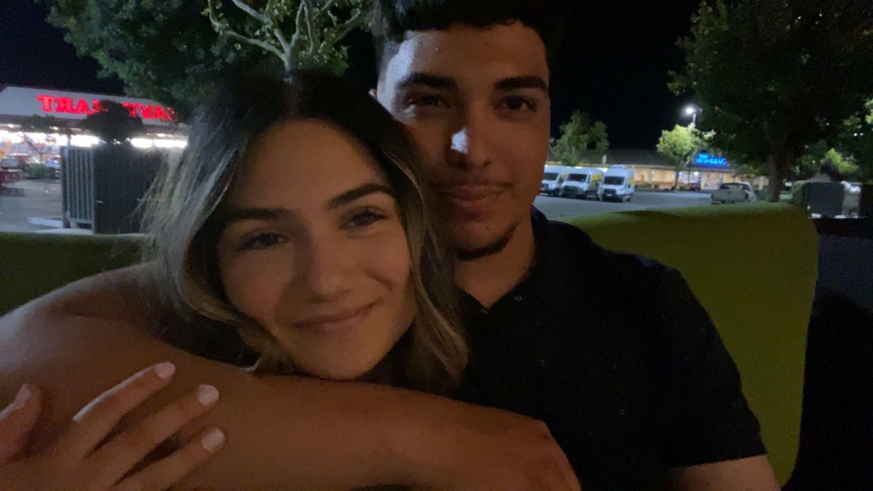 First picture together/ Primera foto juntos