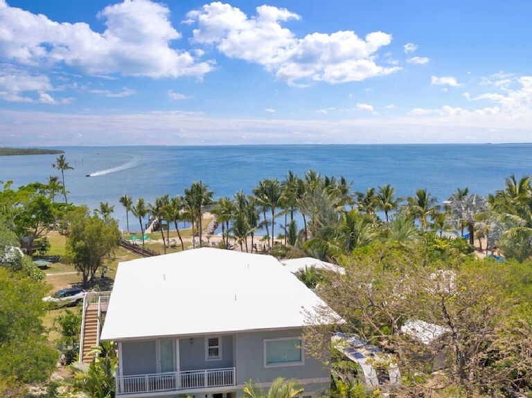 Resort home rental as wedding venue in the Florida Keys