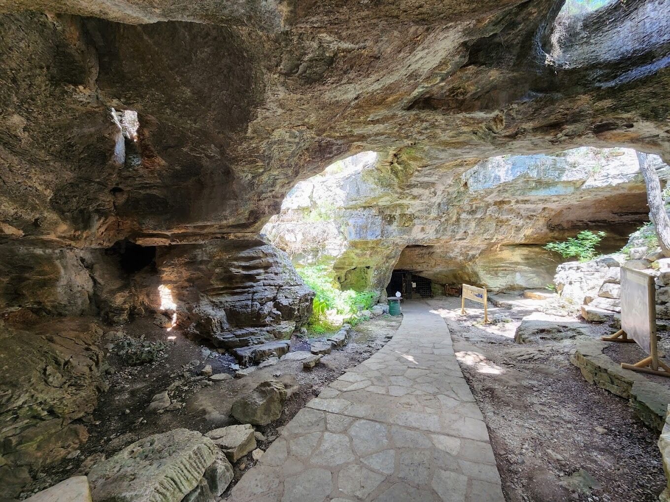 Picture of Longhorn Cavern State Park
