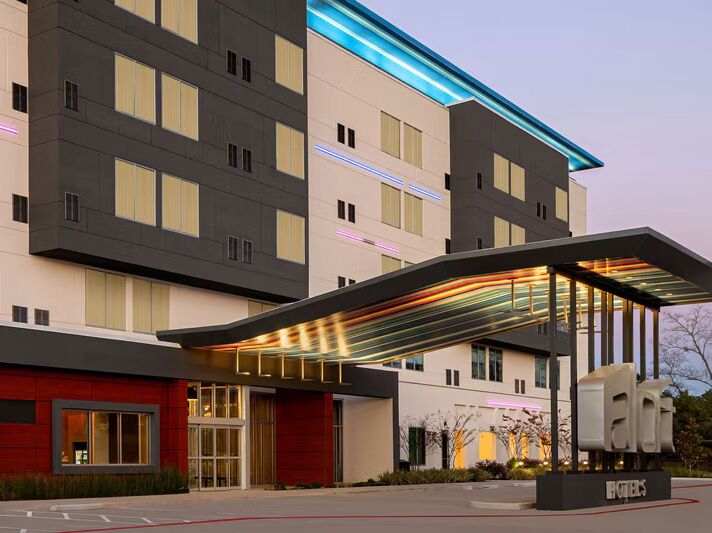 Picture of Aloft Shenandoah Woodlands Area