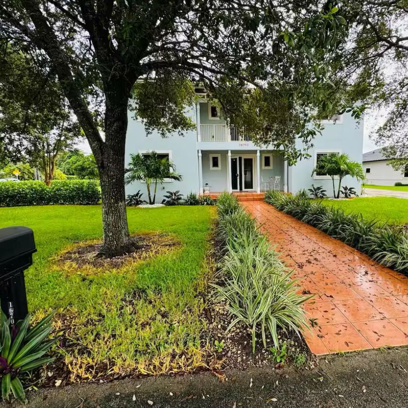 Picture of 12BD/5BA Large Family Home | Entire House - Spacious
