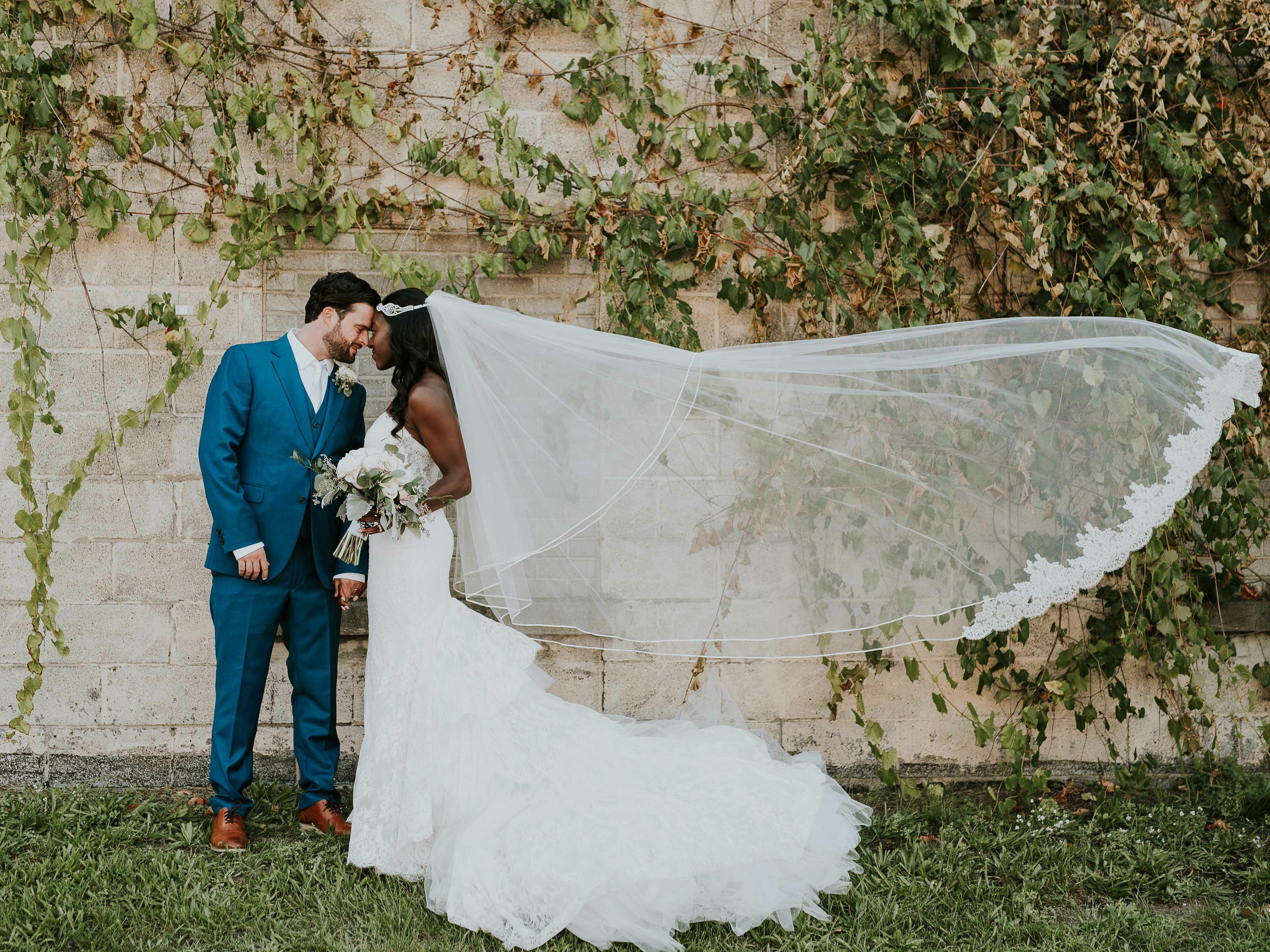 25 Chic Short Wedding Veils to Rock at the Altar