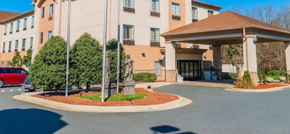 Picture of HOLIDAY INN EXPRESS & SUITES ALBEMARLE