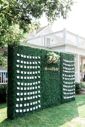 Boxwood Wall with Escort Card Display