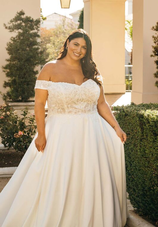 Essense of Australia D3565 plus Ball Gown Wedding Dress - 5