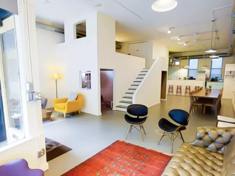 Hummingbird Studios - Lincoln Park (BYOB)
