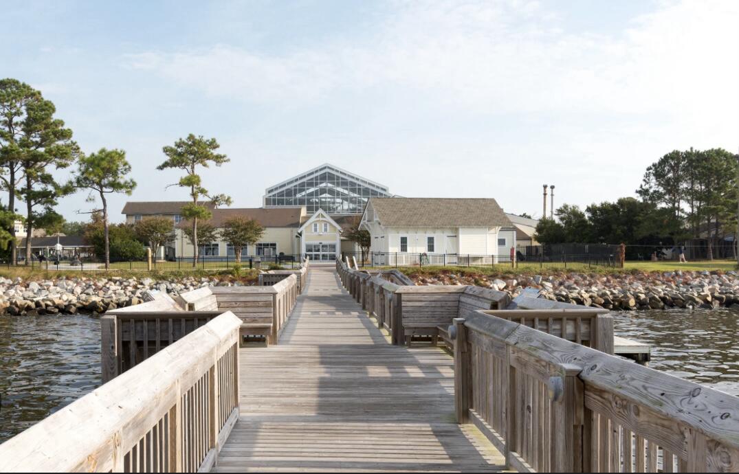 Picture of North Carolina Aquarium on Roanoke Island