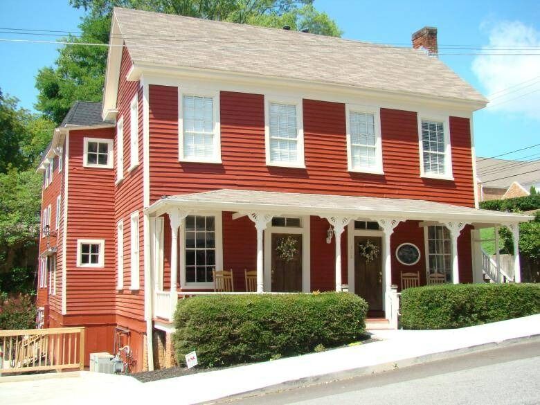 Picture of The Dahlonega Square Hotel & Villas