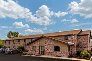 Picture of Super 8 by Wyndham Hartford WI