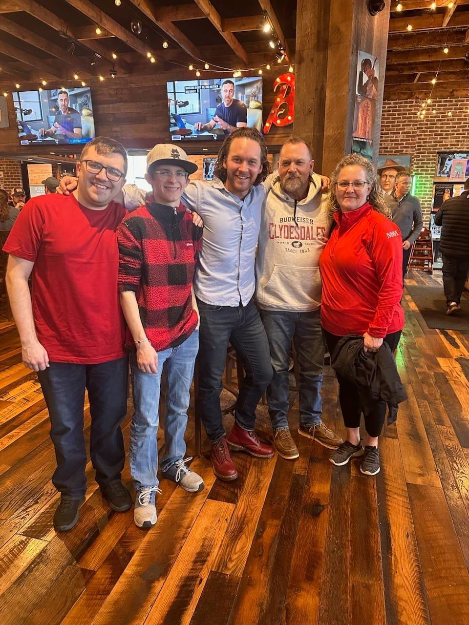 After 6 months of long distance, Dillon took the plunge to move up to New Jersey with Anthony. It was a 3 day long drive but on the way there they got to see more of Dillon's family. 